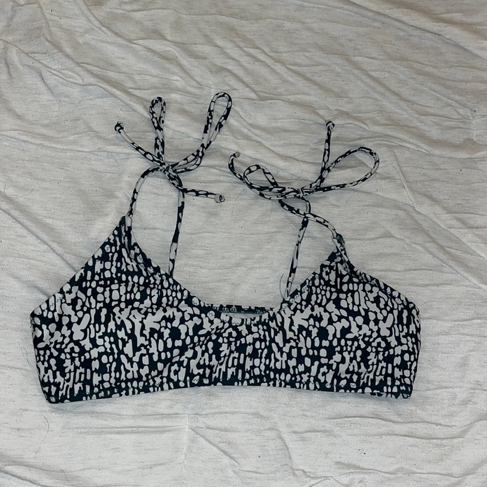 NWOT Shein Tie Bikini Top